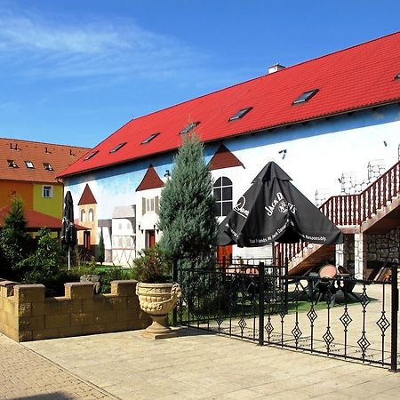 Hotel U Lisky Hostka  외부 사진